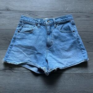 Universal threads 90’s high rise cut off denim shorts